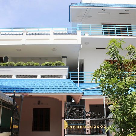 Puthenchirayil Homestay Thiruvananthapuram Exteriör bild