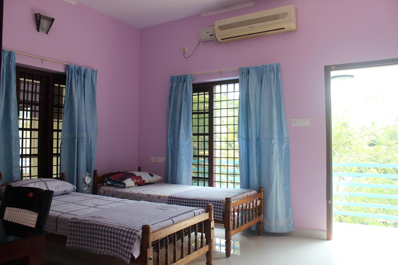 Puthenchirayil Homestay Thiruvananthapuram Exteriör bild