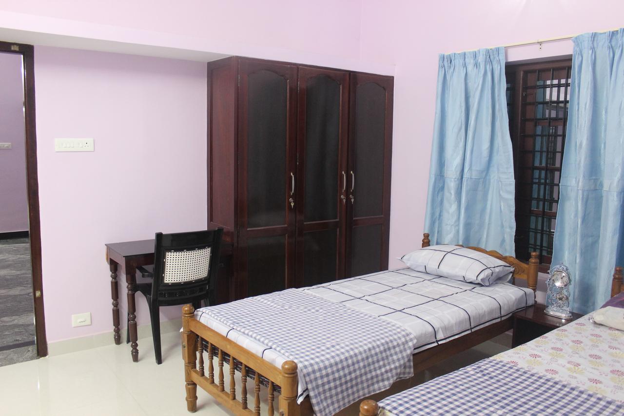 Puthenchirayil Homestay Thiruvananthapuram Exteriör bild